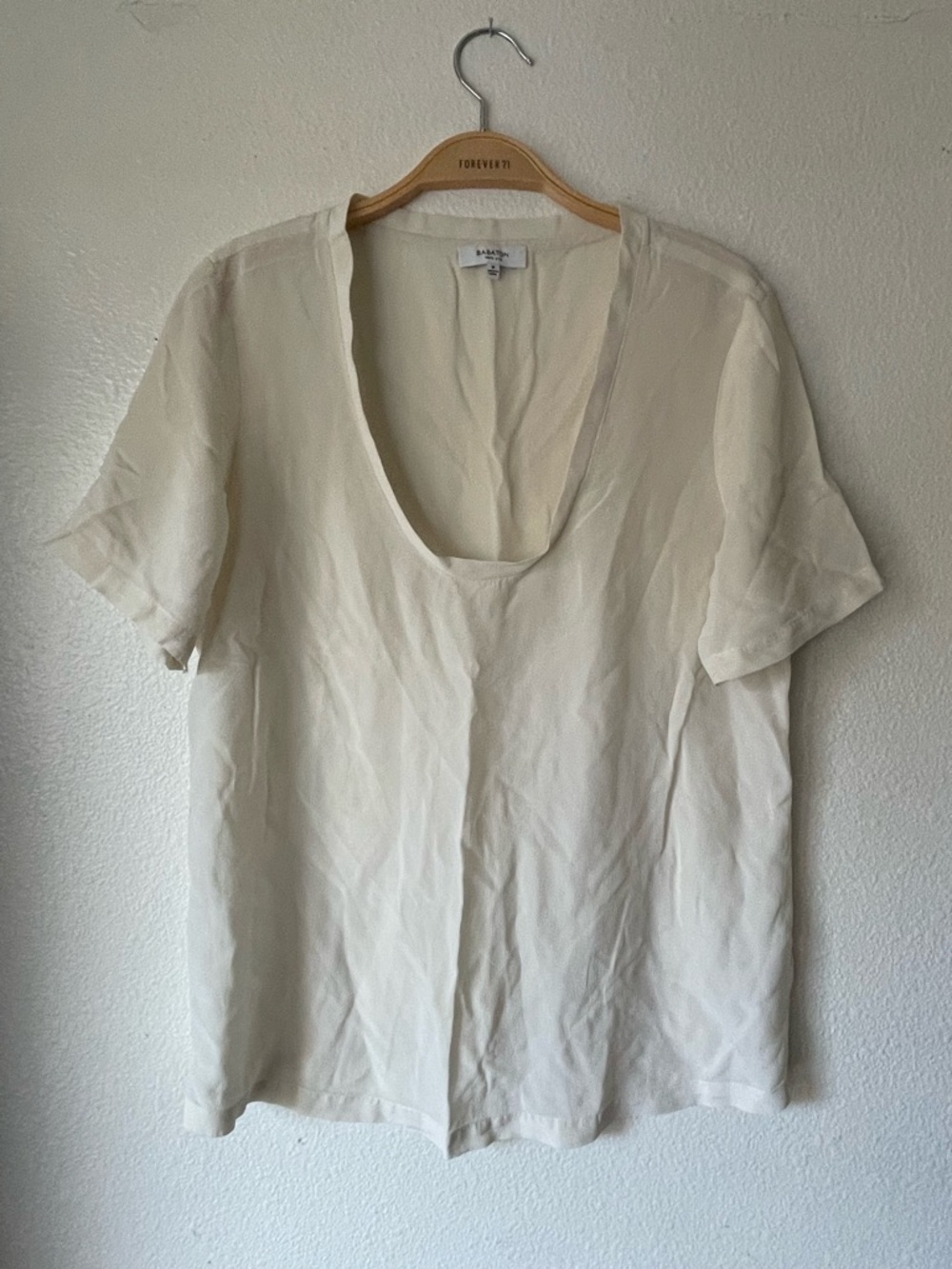 Aritzia Babaton 100% Silk top round neck